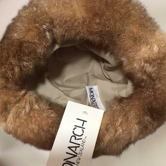 New MONARCH New Zealand Bucket Hat with Faux Fur Band Seashell Color Size Medium - Picture 6 of 7